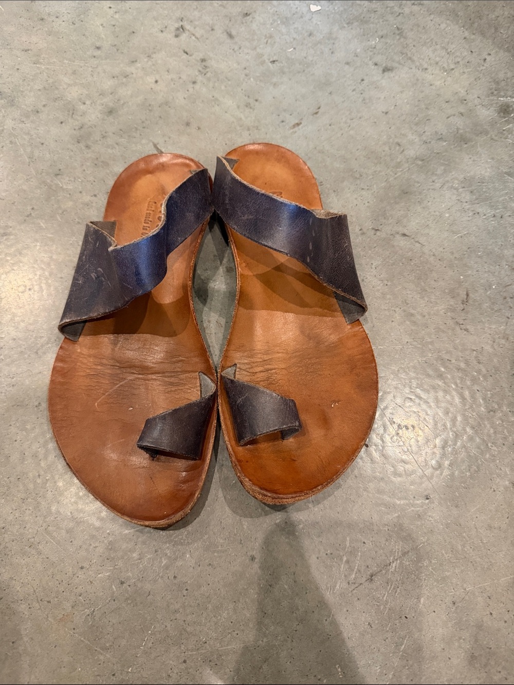 CYDWOQ leather sandals